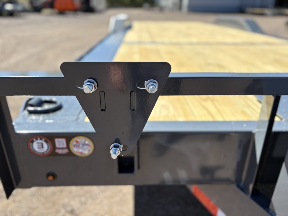 8.5'x24' Lamar Equipment