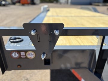 8.5'x24' Lamar Equipment