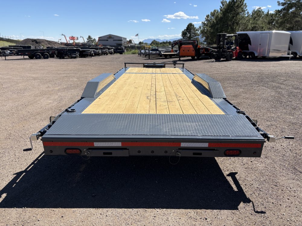 8.5'x24' Lamar Equipment