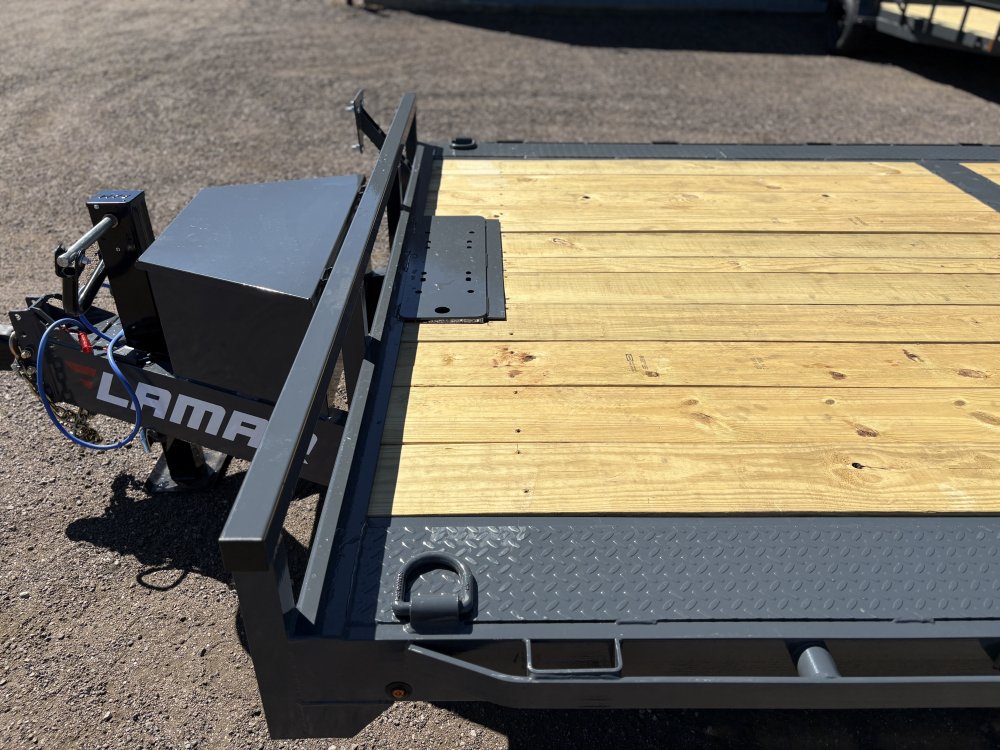 8.5'x24' Lamar Equipment