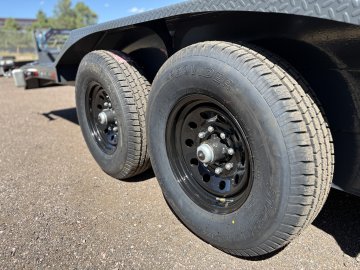 8.5'x24' Lamar Equipment