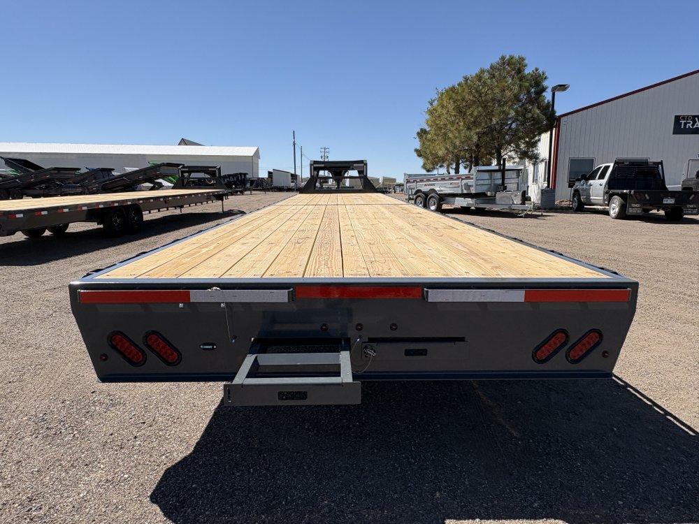 8.5'x40' Lamar Flatbed