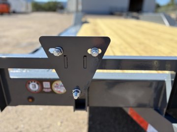 8.5'x22' Lamar Equipment