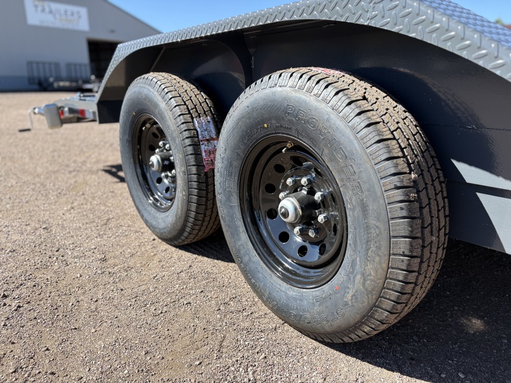 8.5'x22' Lamar Equipment