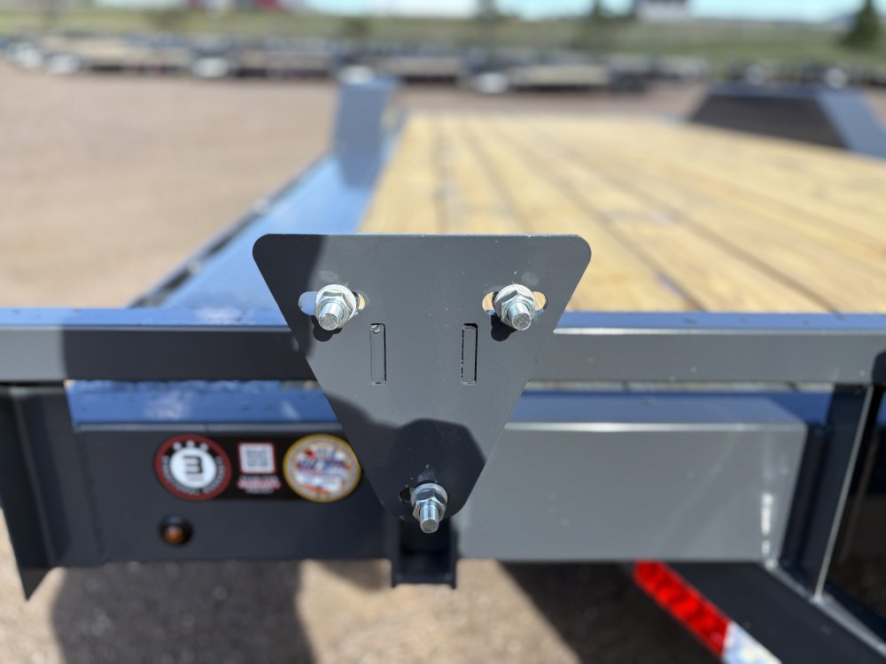 8.5'x20' Lamar Equipment