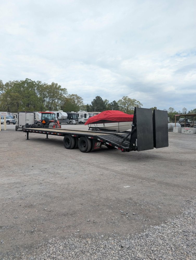 2023 PJ Trailers 102"X37' HD EQP Dual Tandem