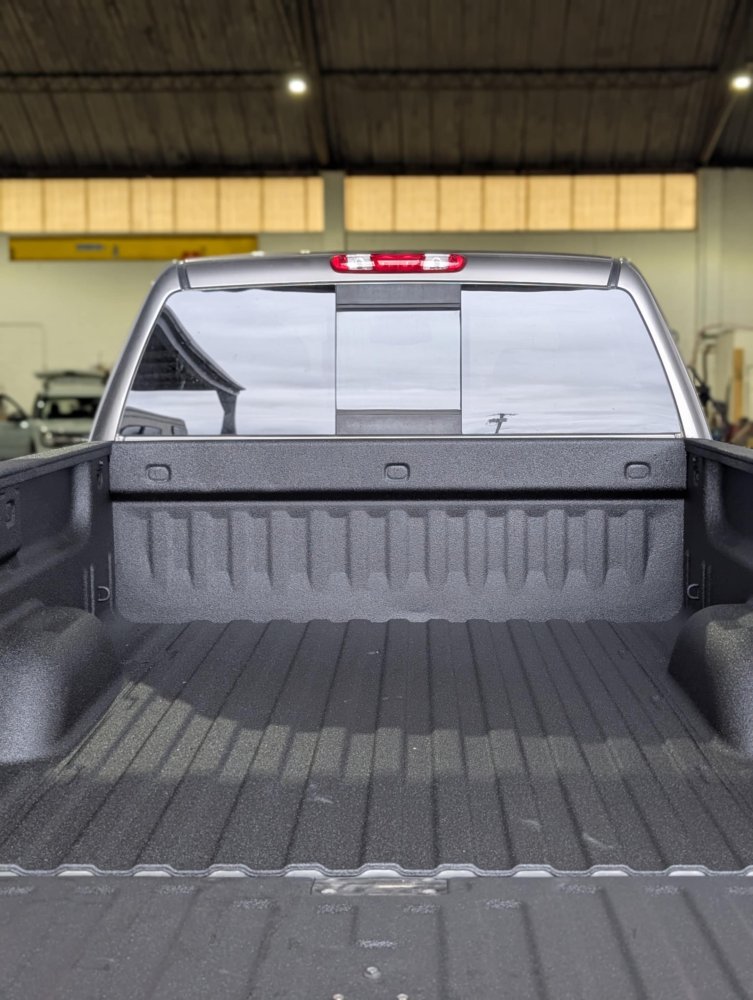 Black Diamond Spray-In Bedliner Short Wheelbase Over Rail