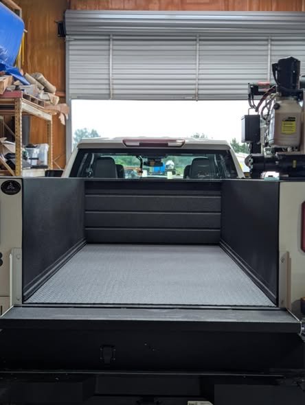 Black Diamond Spray-In Bedliner Flat Bed