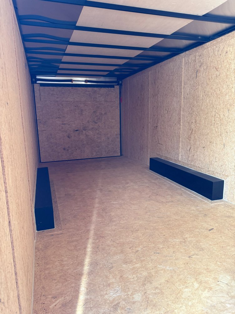 LOOK 8.5 x 26 ST DLX Flat Top V-Nose Enclosed Car Hauler - Silver