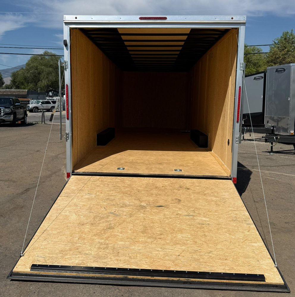 LOOK 8.5 x 26 ST DLX Flat Top V-Nose Enclosed Car Hauler - Silver