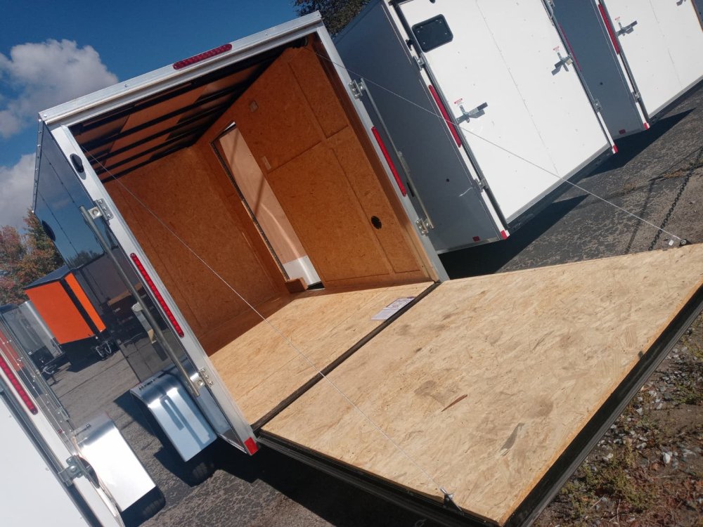 6x10 Look ST DLX Flat Top V-Nose Enclosed Cargo Trailer - 3K GVWR - Silver