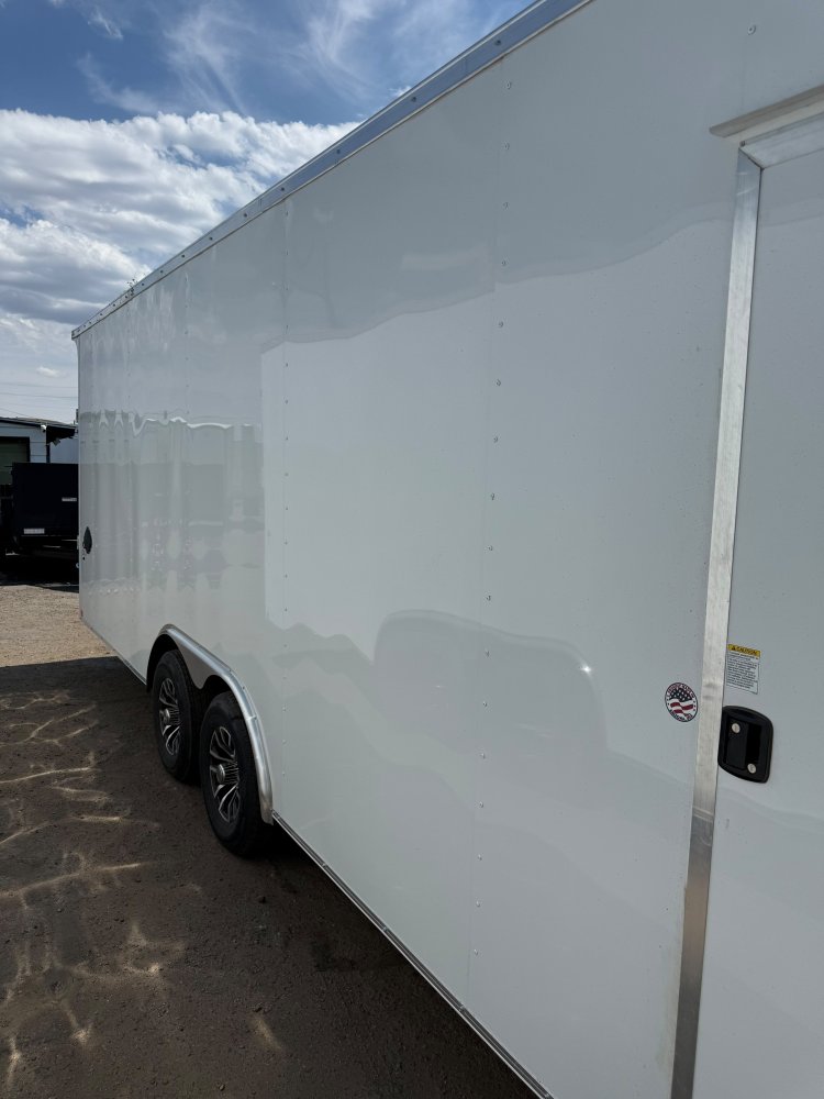 2027 LOOK ST DLX 8.5x26 10K Enclosed Car Hauler