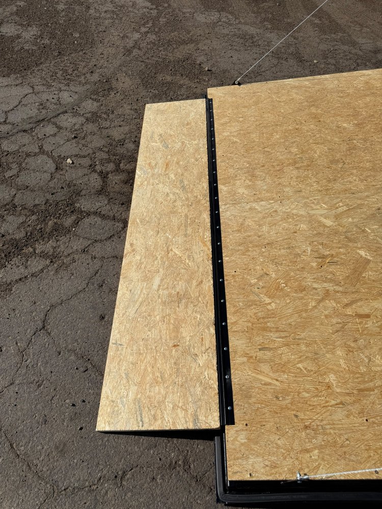8.5x20 lOOK ST DLX Enclosed Car Haule
