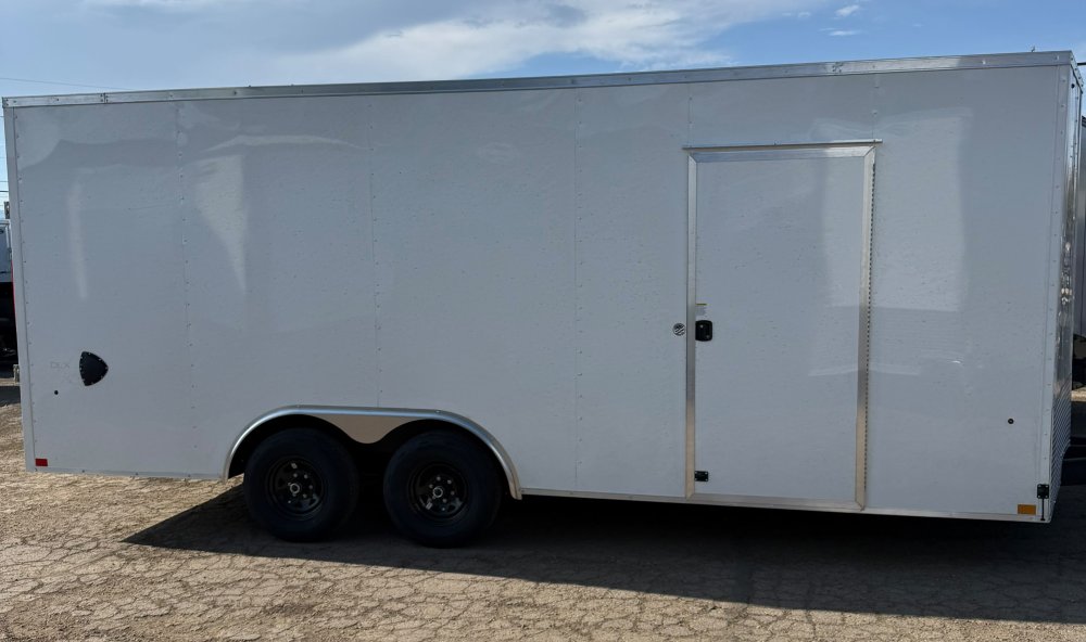 8.5x20 lOOK ST DLX Enclosed Car Haule