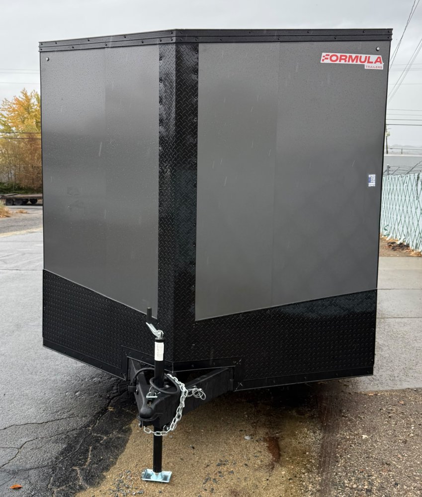 FORMULA CONQUEST SE 8.5' &times; 20' ENCLOSED TRAILER - CHARCOAL WITH BLACK TRIM - 7,000 LB GVWR