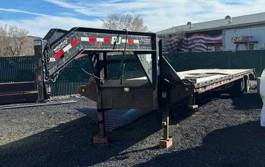 8' 6"x40' PJ Trailers Equipment