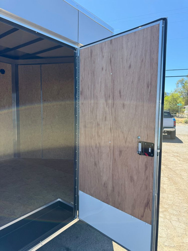 8' 6"x16' Look Enclosed Car Hauler