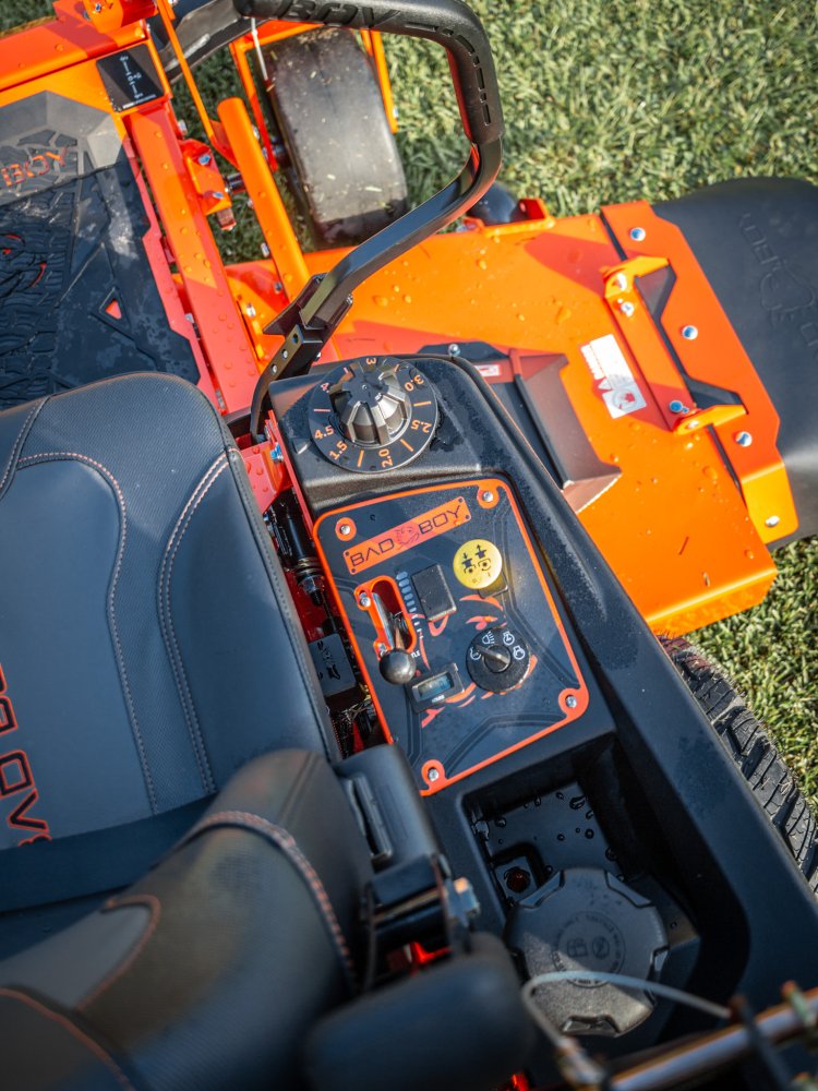 Bad Boy AVENGER 60" KAWASAKI FR691 23 HP Lawn Mower