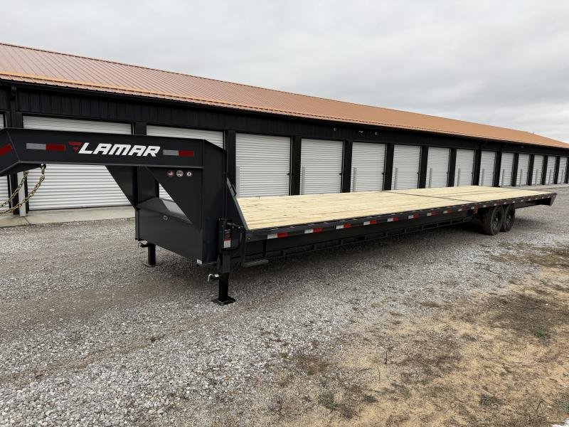 x Lamar Trailers Equipment