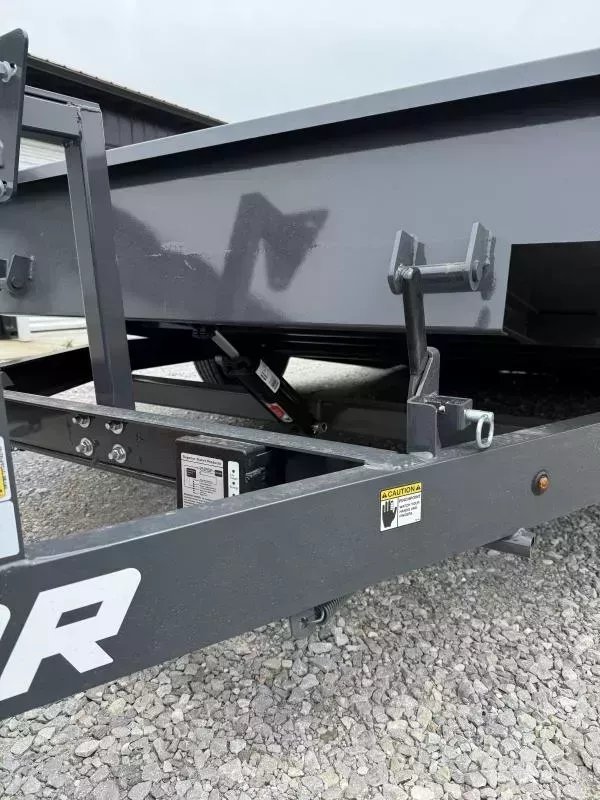 6' 7"x12' Lamar Trailers Tilt