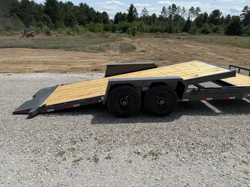 83"x20' Lamar Trailers Tilt
