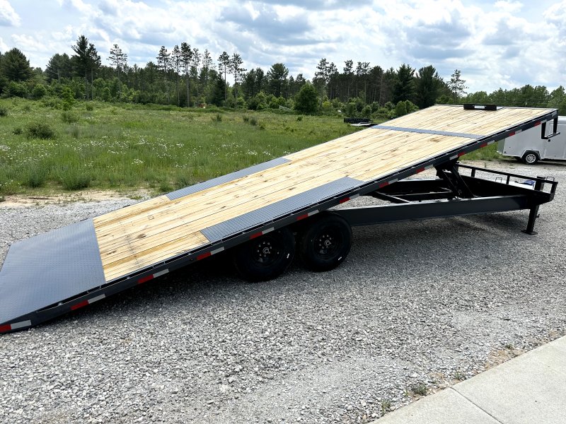 102"x24' Lamar Trailers Tilt