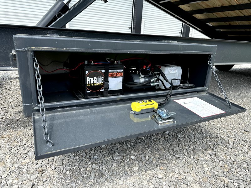 102"x24' Lamar Trailers Tilt