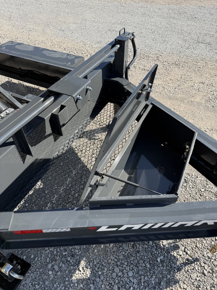 102"x24' Lamar Trailers Tilt