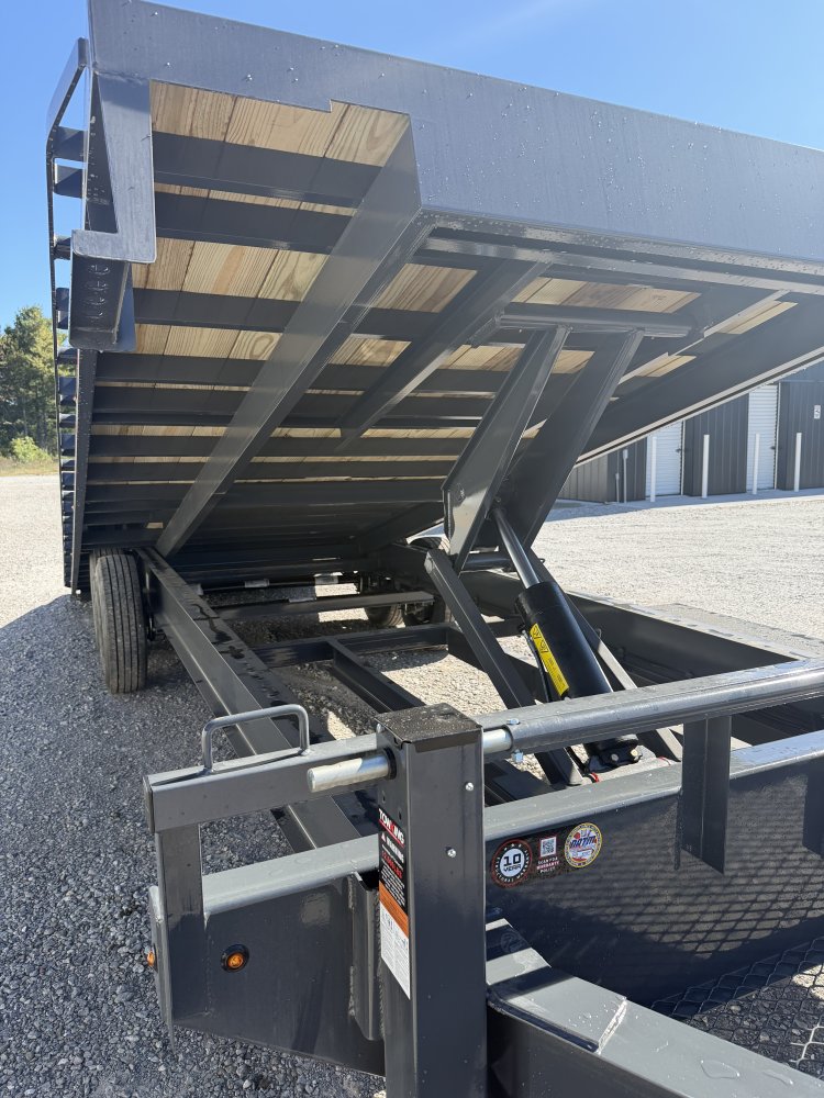 102"x26' Lamar Trailers Tilt