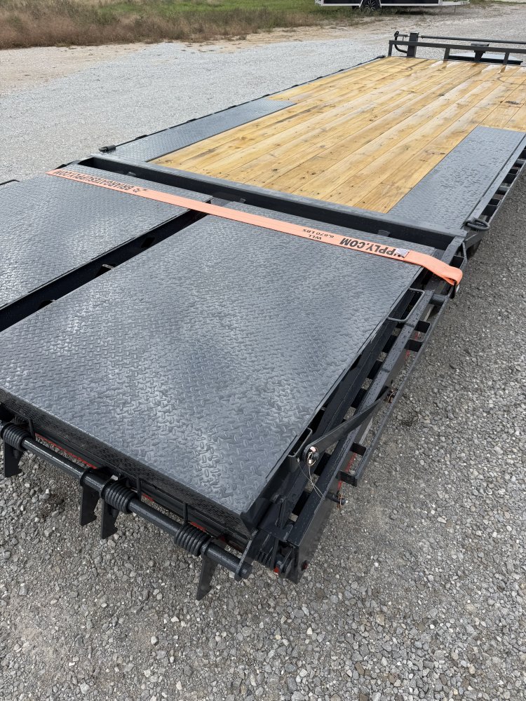 83"x24' Lamar Trailers Equipment
