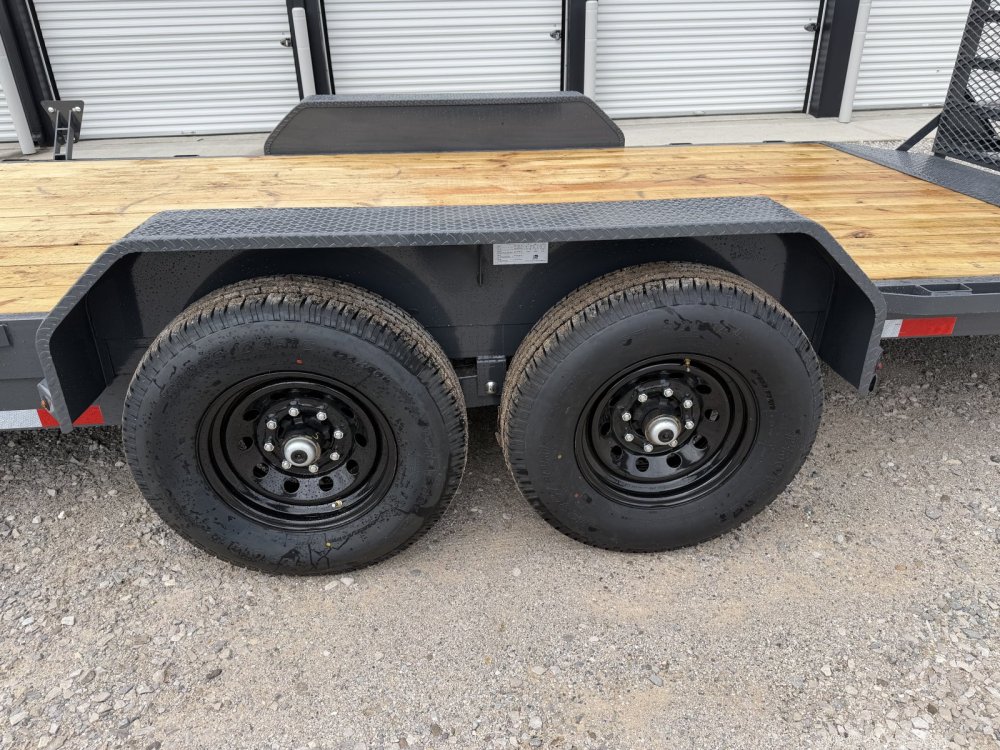 83"x22' Lamar Trailers Equipment