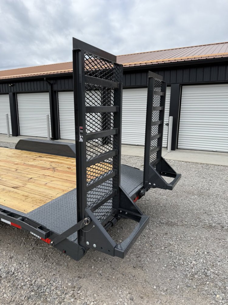 83"x22' Lamar Trailers Equipment