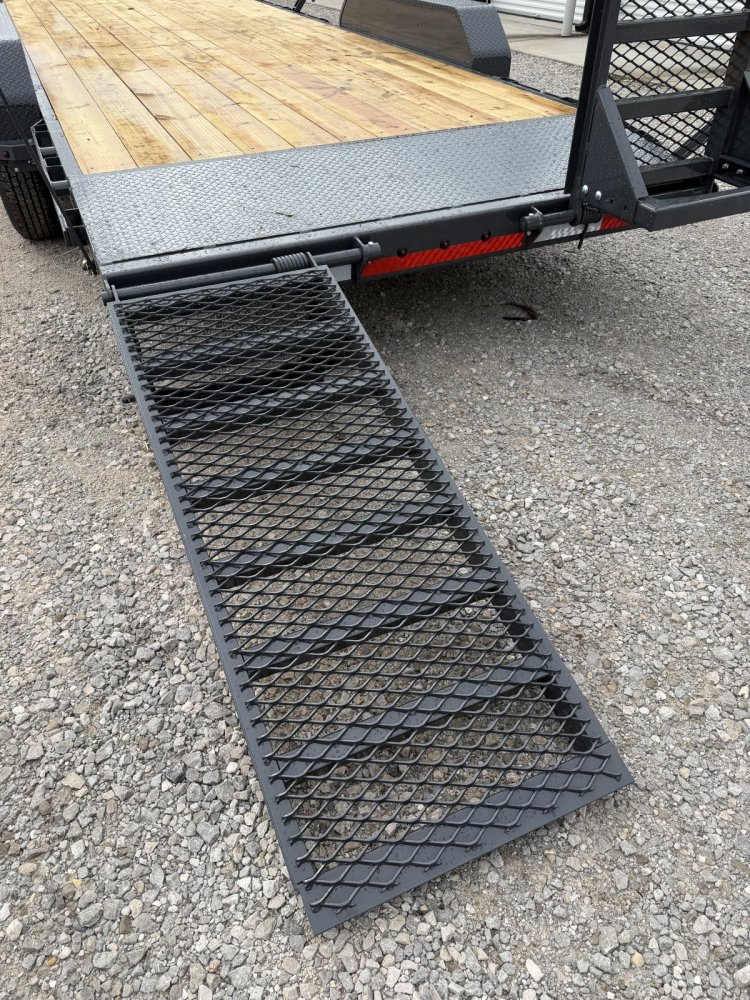 83"x22' Lamar Trailers Equipment