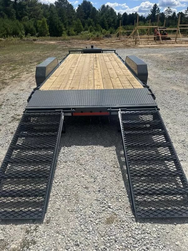 83"x20' Lamar Trailers Equipment