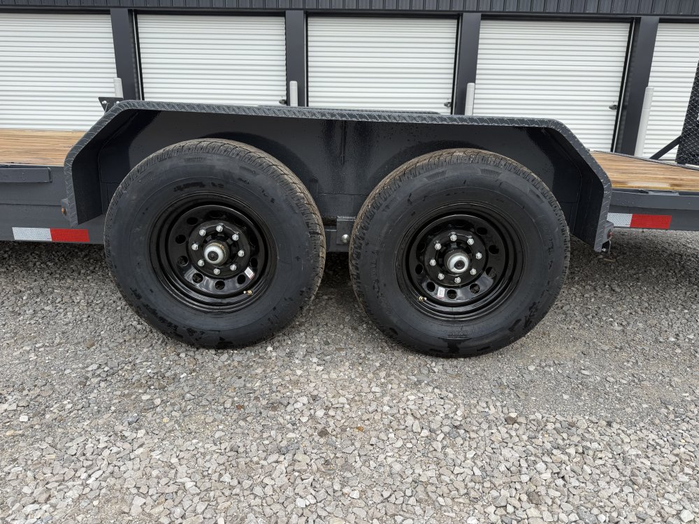 83"x22' Lamar Trailers Equipment