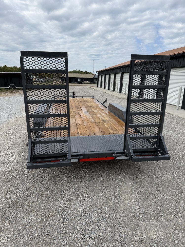 83"x22' Lamar Trailers Equipment