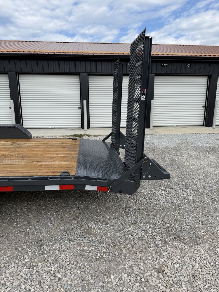 83"x22' Lamar Trailers Equipment