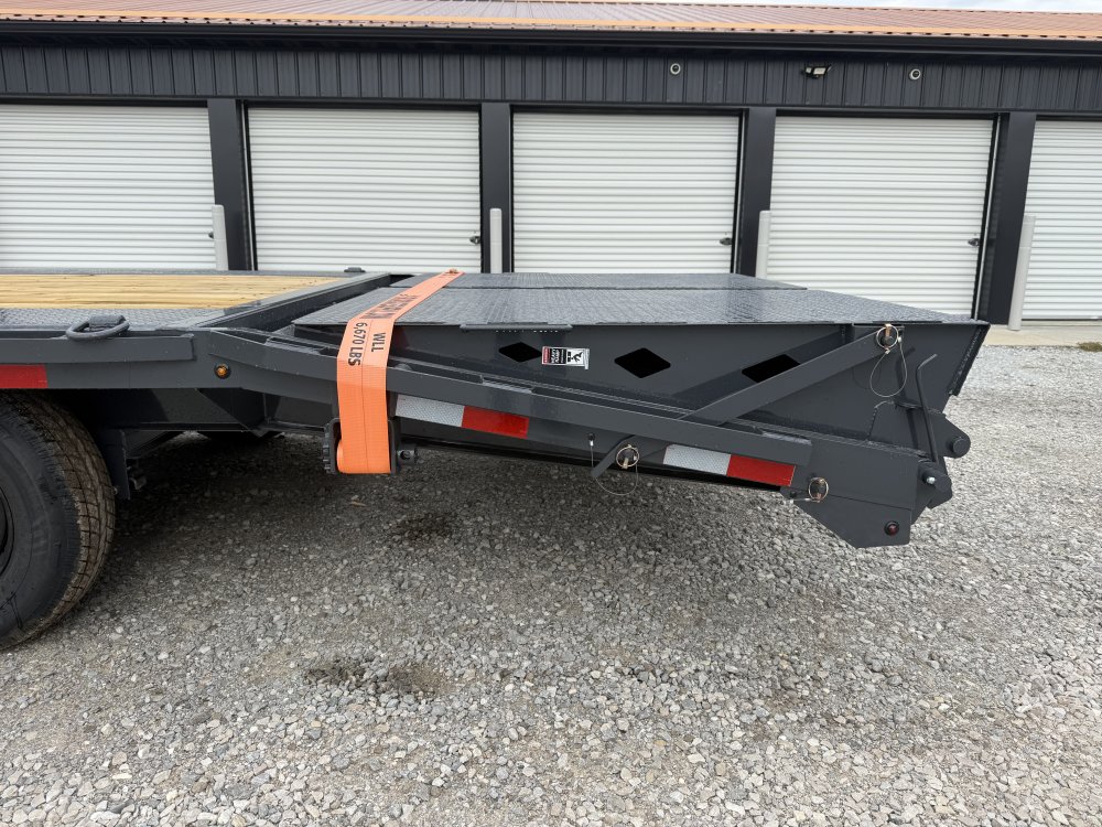 83"x24' Lamar Trailers Equipment