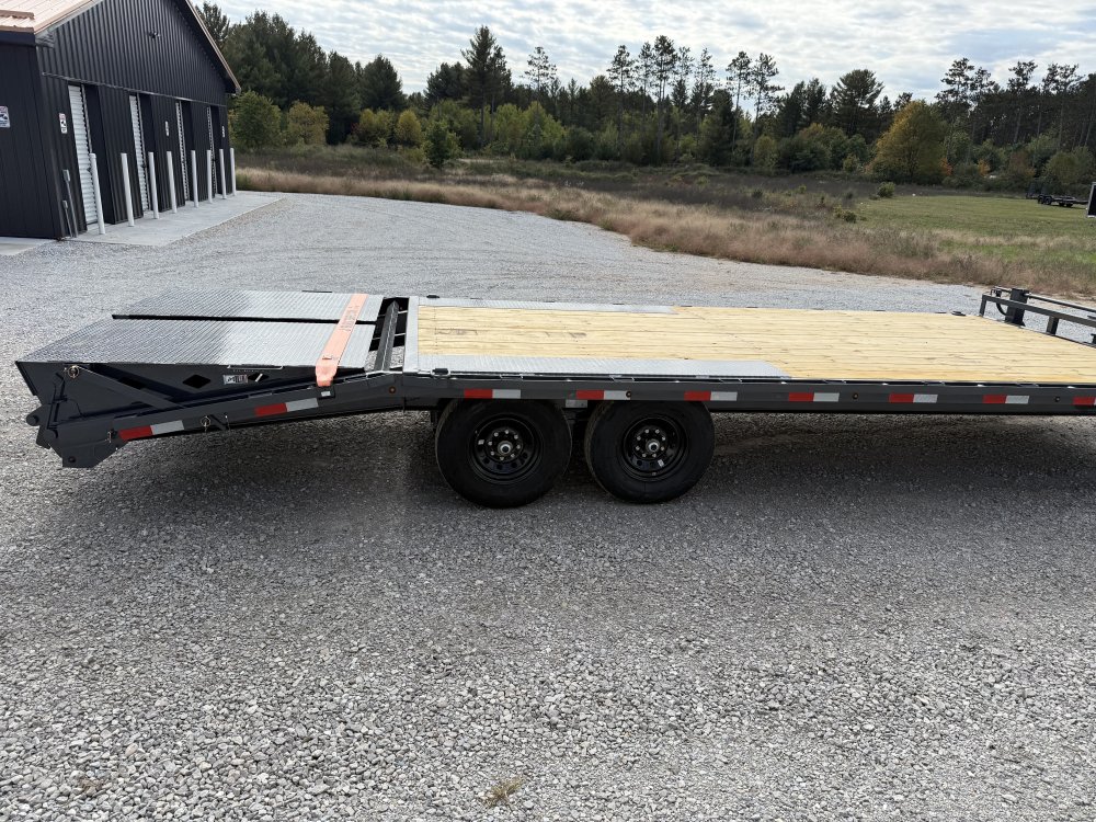 83"x22' Lamar Trailers Equipment
