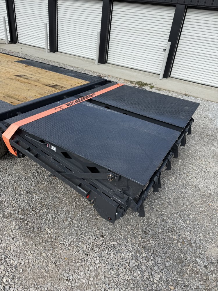 83"x22' Lamar Trailers Equipment