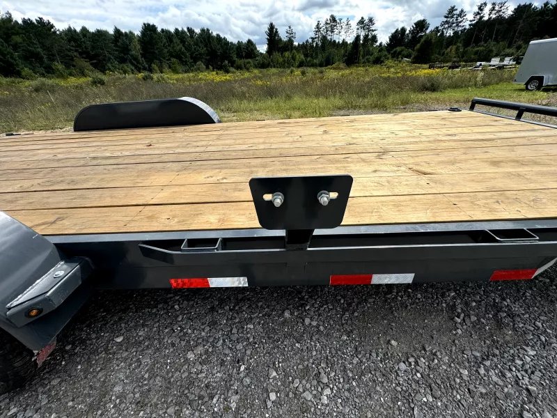 83"x22' Lamar Trailers Equipment