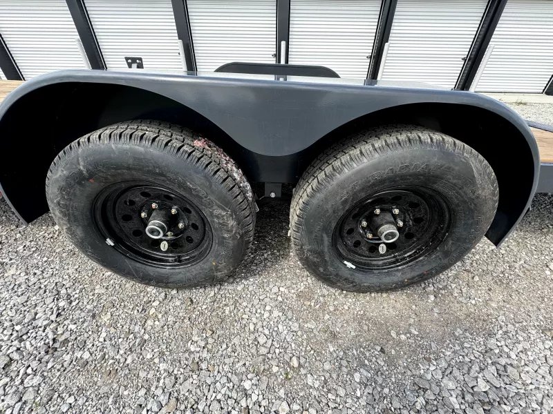 83"x22' Lamar Trailers Equipment