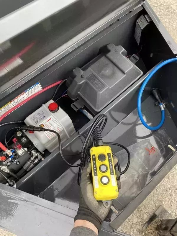 6.92"x14" Lamar Trailers Dump