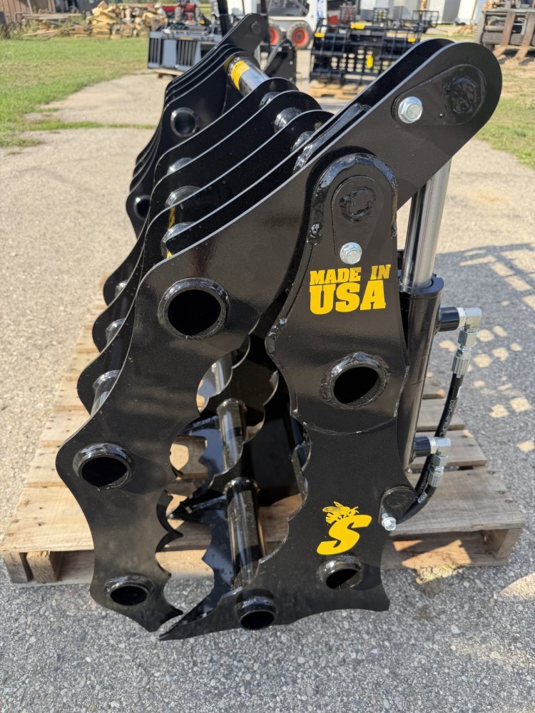 2026 Stinger Attachments 56" Clam Grapple CCG-56