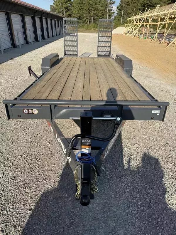 2026 83"X20' 14K Equipment Trailer - Lamar Trailers