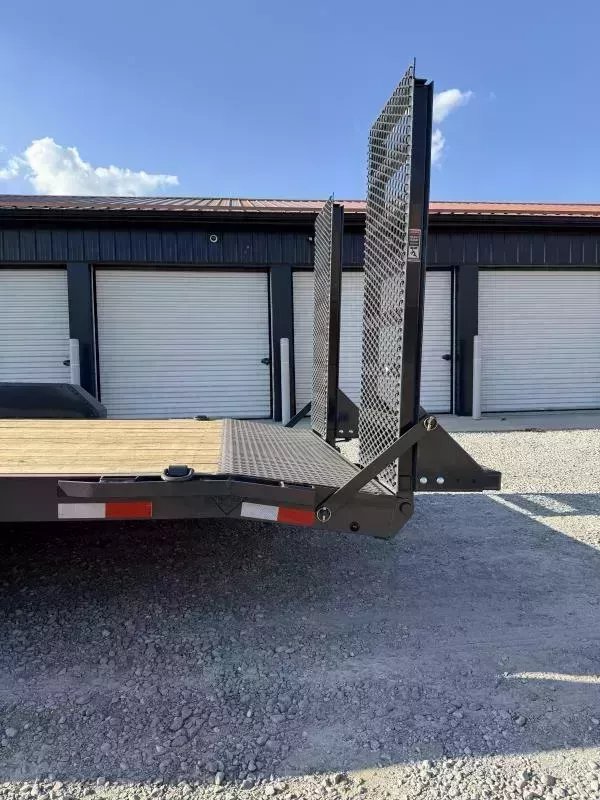 83"x20' Lamar Trailers Equipment