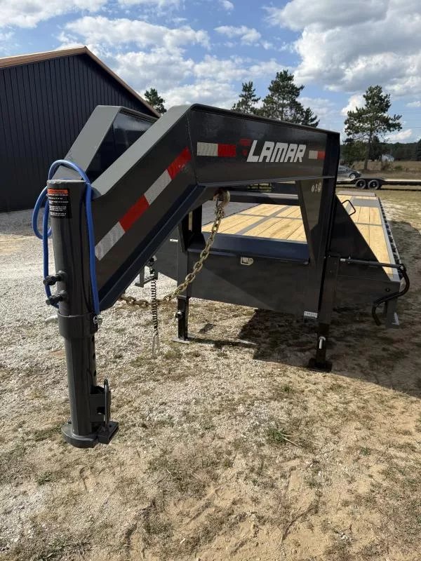 8.5"x36" Lamar Trailers Equipment