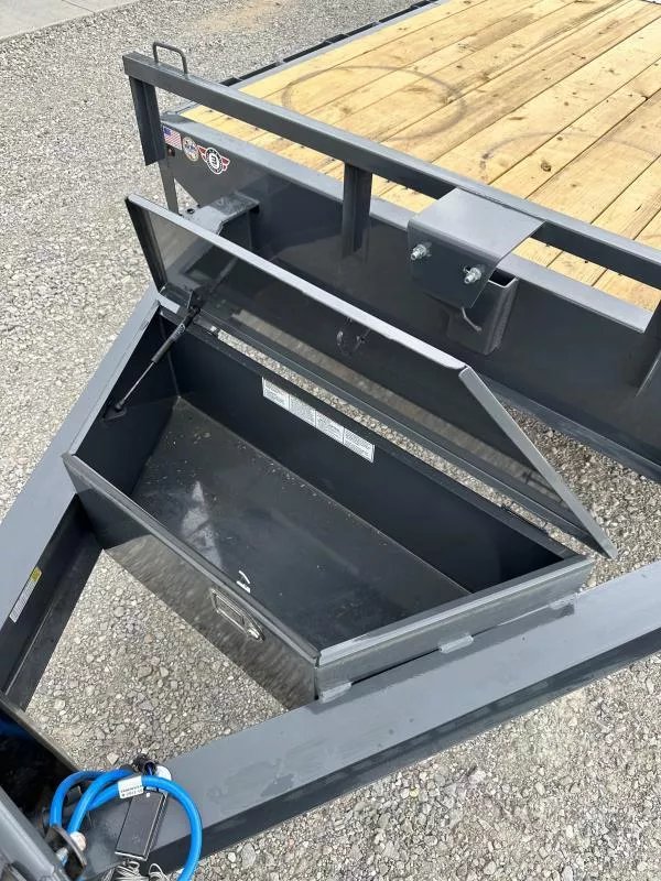 8.5"x24" Lamar Trailers Equipment