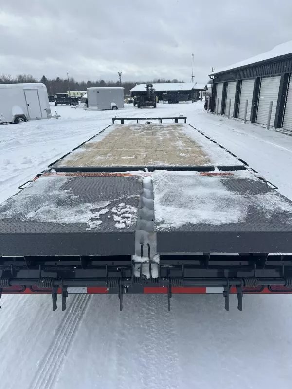 102"x25' Lamar Trailers Equipment