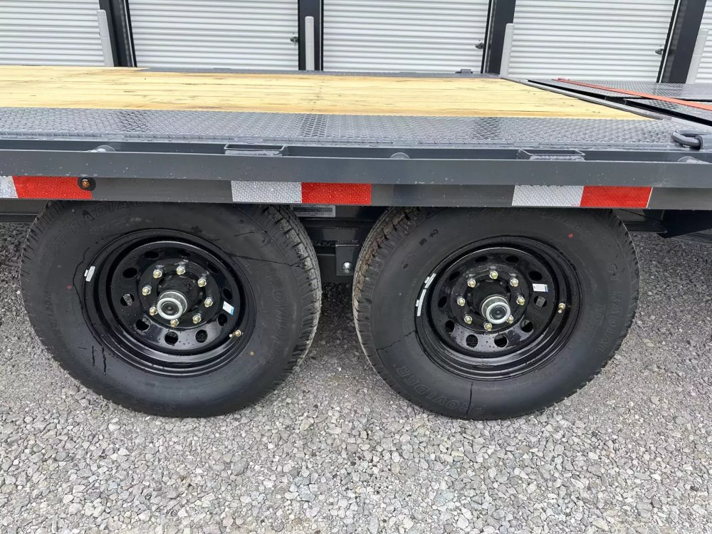 102"x22' Lamar Trailers Equipment